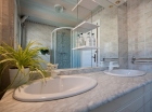 Bathroom Central Chalet